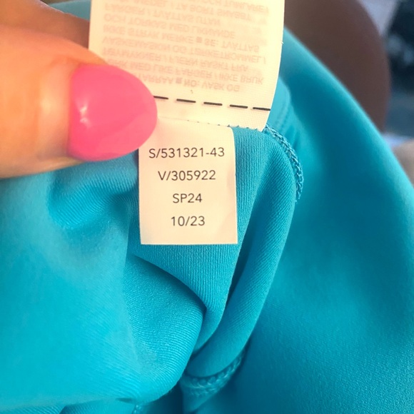 Athleta Salutation Stash 7/8 High Rise Leggings UPF+ Aqua Blue Small NWT - Picture 9 of 10